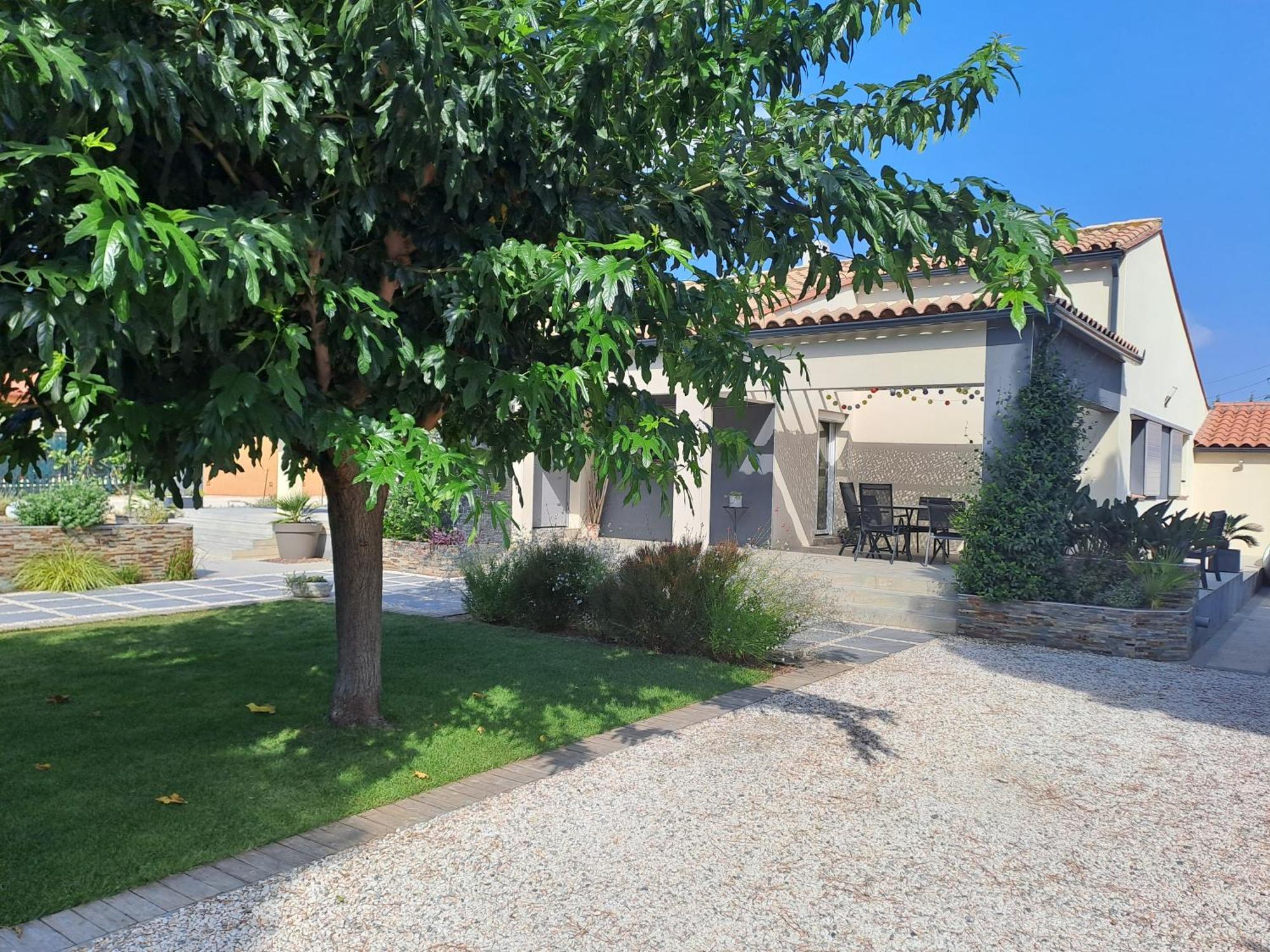 Belle Avec Piscine Vue Montagne A 10 Mn De La A Villa