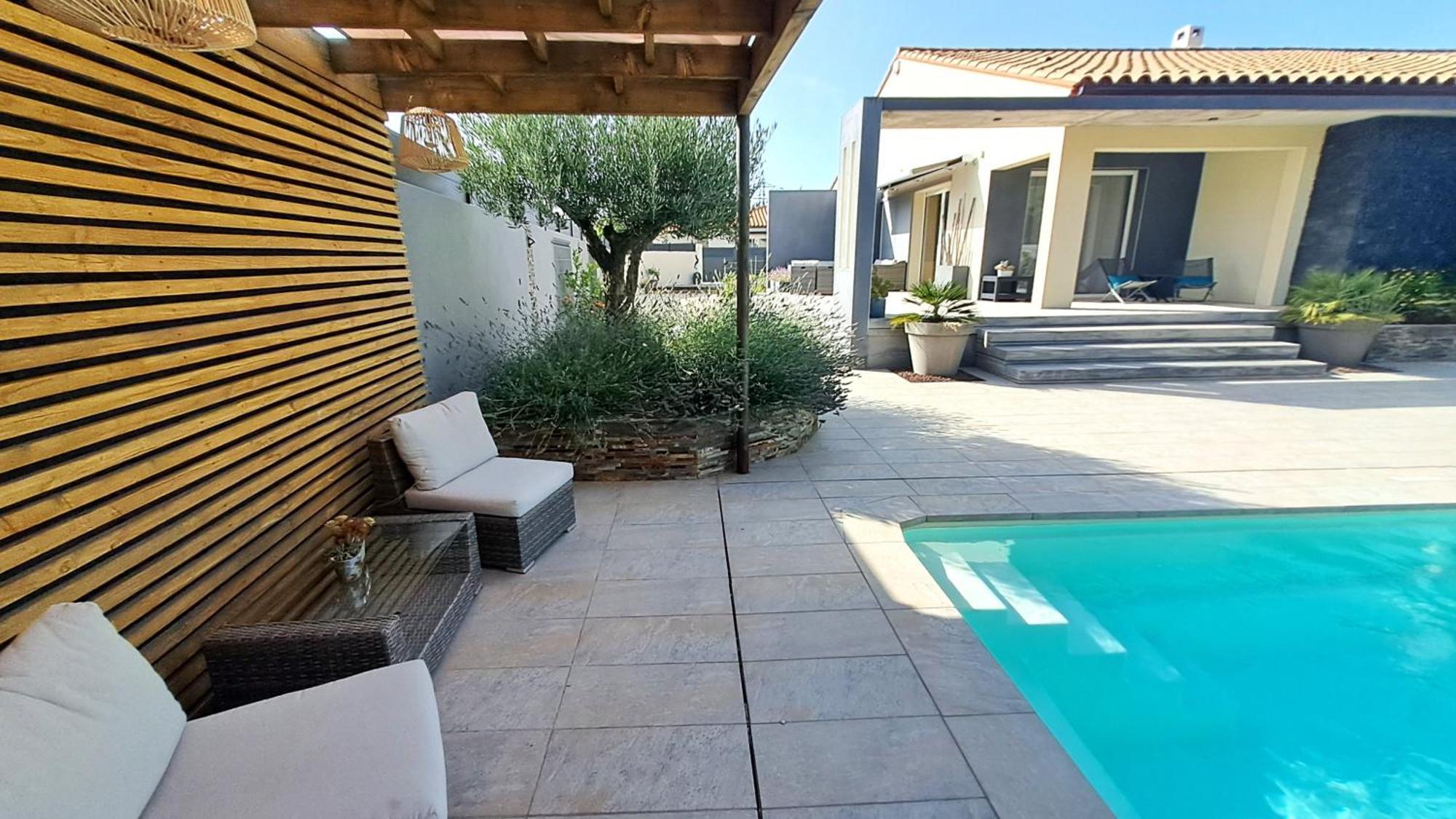 Belle Avec Piscine Vue Montagne A 10 Mn De La A Villa