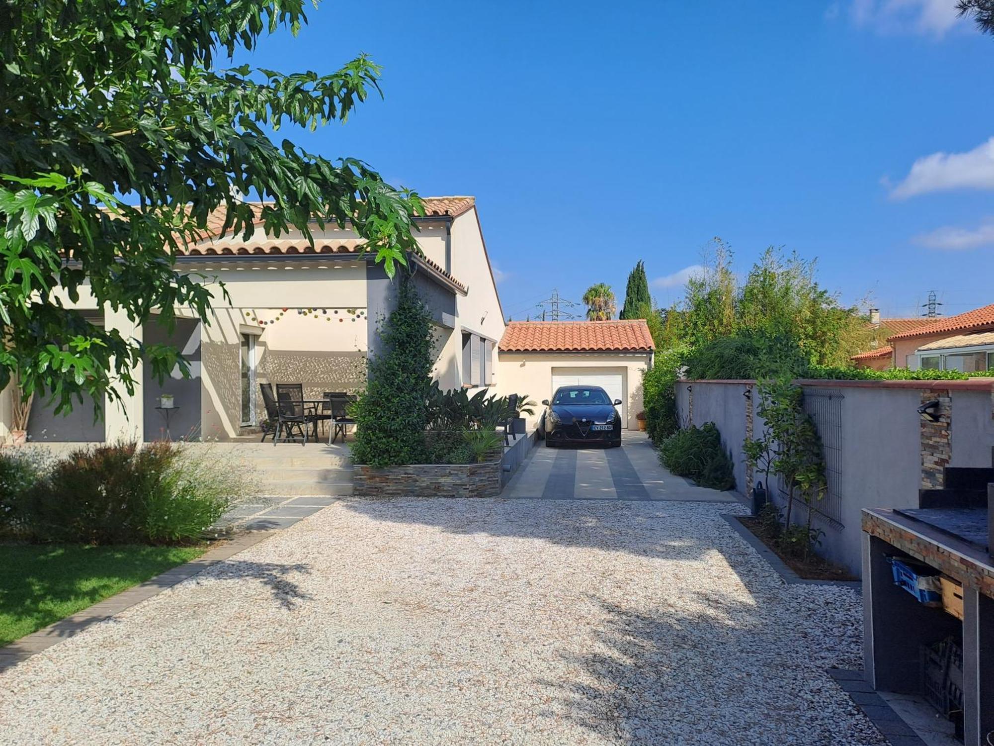 Belle Avec Piscine Vue Montagne A 10 Mn De La A Villa